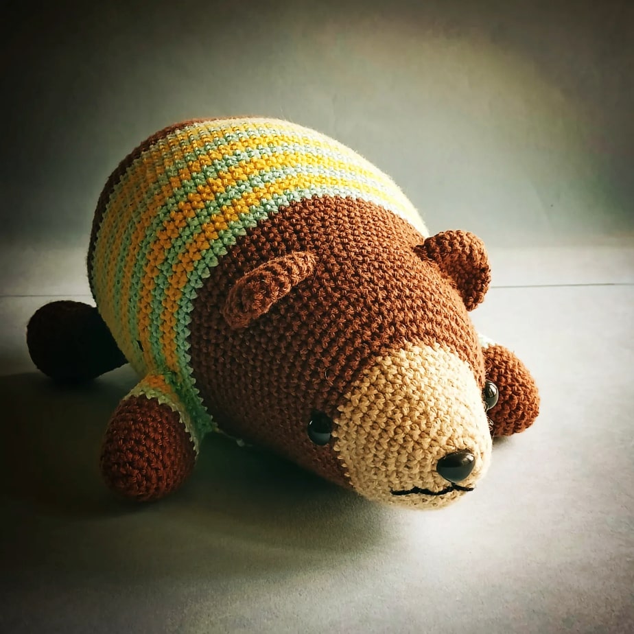 amigurumi lying bear full picture