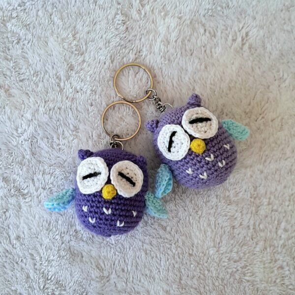 Crochet amigurumi owl keychain single view